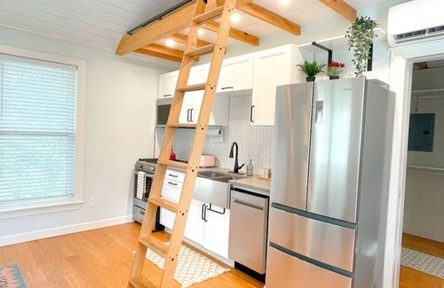St. Elmo Improvement League Casa | Tiny Home - Mountain View - Historic St. Elmo