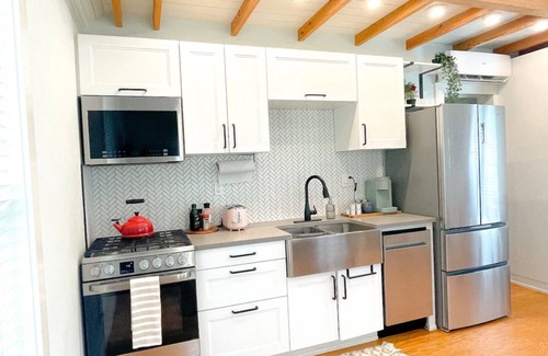 St. Elmo Improvement League Casa | Tiny Home - Mountain View - Historic St. Elmo