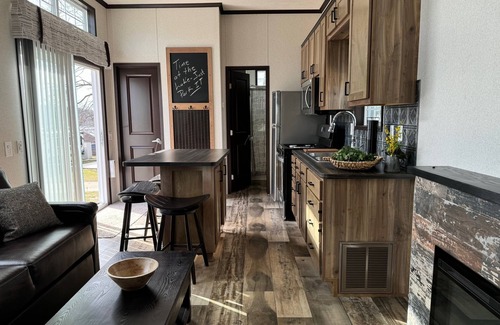 Jones Alquiler De RV | Tiny Home on Bair Lake - at Shady Point Campground