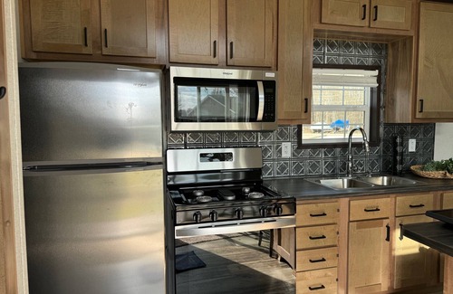 Jones Alquiler De RV | Tiny Home on Bair Lake - at Shady Point Campground