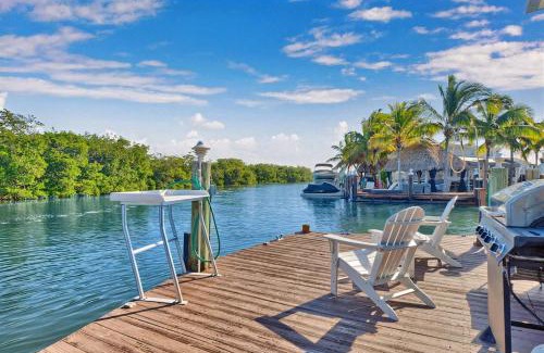 Key Largo Casa | Tiny Home on Waterfront, Bay Views, Deck, Pool