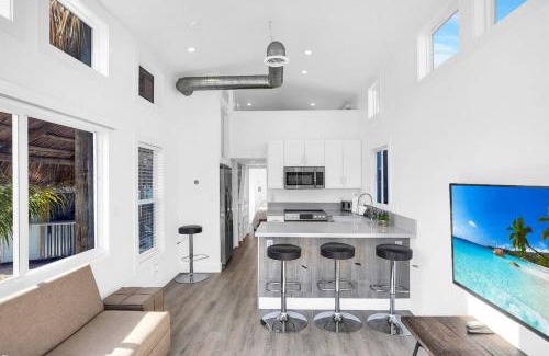 Key Largo Casa | Tiny Home on Waterfront, Bay Views, Deck, Pool
