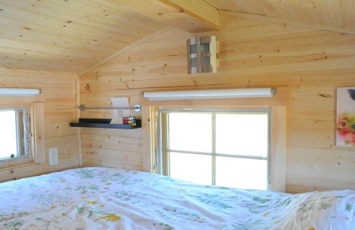 Shelton Casa | Tiny Home Organic Farm Stay Familias y granja Comida fresca con desayuno caliente