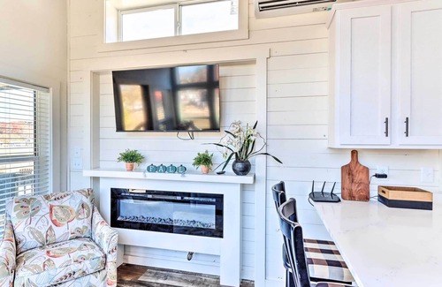 Morganton Casa | Tiny Home Retreat w/ Fire Pit ~ 3 Mi to Lake!