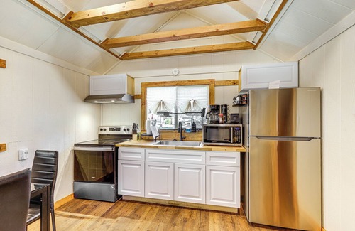 Arrowhead Villas Apartamento | Tiny Home w/ Deck & Mtn Views in Lake Arrowhead!