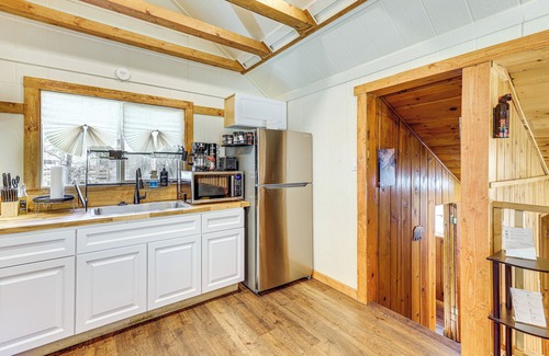 Arrowhead Villas Apartamento | Tiny Home w/ Deck & Mtn Views in Lake Arrowhead!