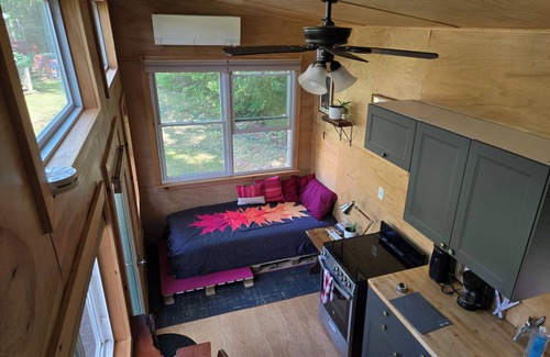 Feura Bush Casa | Tiny Home w/ Hot Tub and Sunset View!