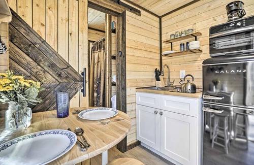 Loudonville Apartamento | Tiny Home w/ Hot Tub By Mohican State Park!