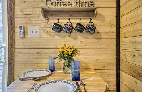 Loudonville Apartamento | Tiny Home with Hot Tub By Mohican State Park!