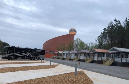 Pearl River Casa | Tiny Homes for Rent, minutes to the Casino, Golf Course & Water Park.
