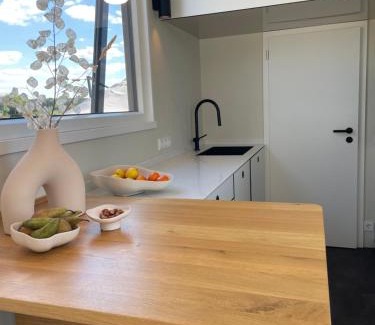 Rhedebrugge Apartamento | Tiny House Alpakablick - inklusive gratis Alpaka Meet & Greet