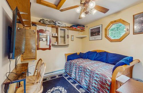 Waitsfield Casa | Tiny House at Mt Ellen