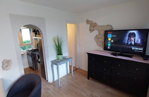 Wernsdorf Casa | Tiny house by the lake! Lakeside yard with an own jetty and sauna!