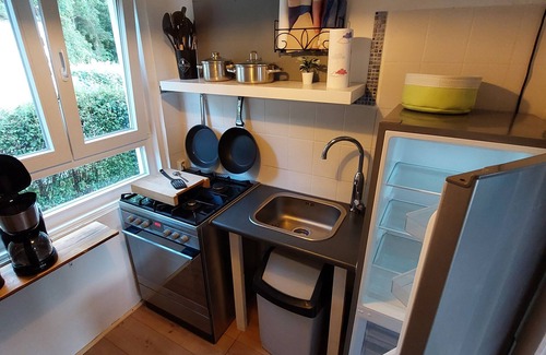 Wernsdorf Casa | Tiny house by the lake! Lakeside yard with an own jetty and sauna!
