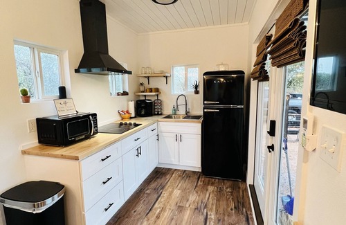 Mason Casa | Tiny House Getaway retreat on 32 secluded acres!