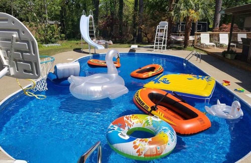 Lithia Springs Casa | Tiny House & Huge Arcade Near Six Flags Over Georgia - Clothing Optional