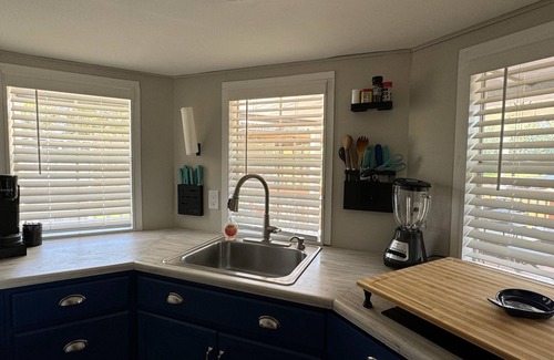 Lyman Cabina | Tiny house on Lyman Lake with hot tub