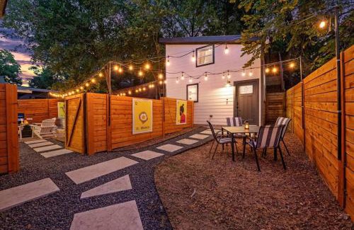 MLK Casa | Tiny House-Sleeps 4-Kitchen-Washer/Dryer-Patio