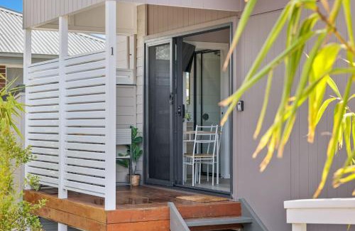 Sanctuary Point Casa | Tiny House Stayz Stay for 3 Pay for 2! - House 4