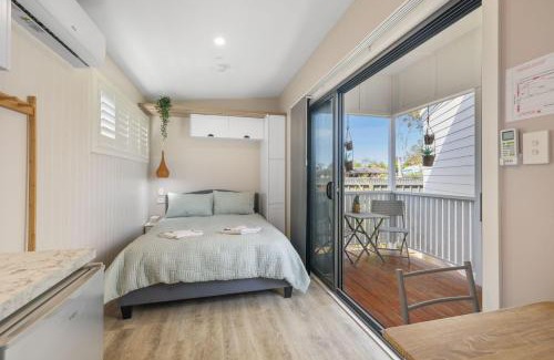 Sanctuary Point Casa | Tiny House Stayz Stay for 3 Pay for 2! - House 4