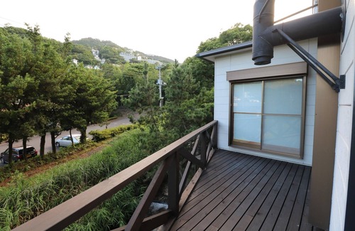 Usami Casa | Tiny house where the river of Izu flows / Ito Shizuoka