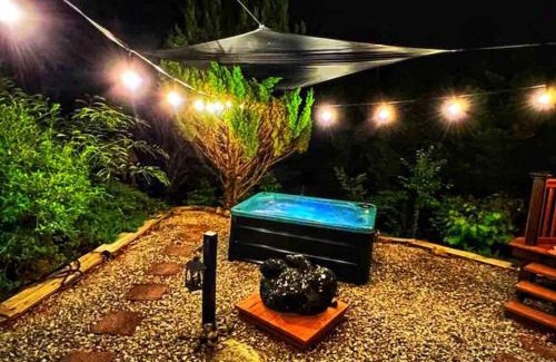Cosby Casa | Tiny House, WIFI,Hot tub,Secluded