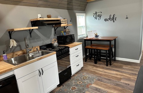 Abingdon Cabaña | Tiny House with mountain view