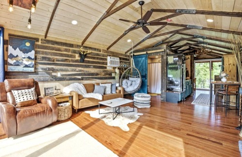 French Village Apartamento | Tiny Houses of French Village Tranquil & Relaxing