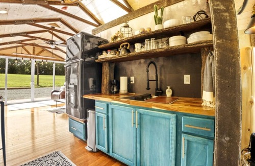 French Village Apartamento | Tiny Houses of French Village Tranquil & Relaxing