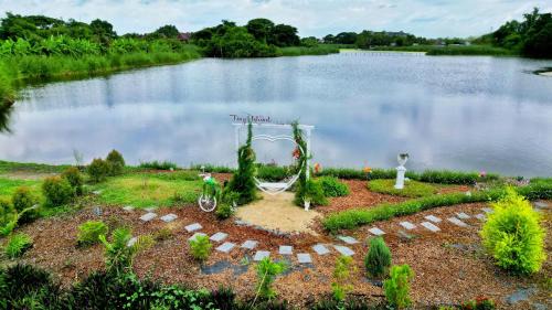 Bang Phai Casa | Tiny Island Lake Lodge