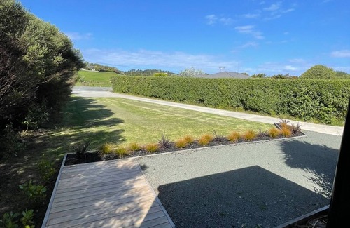 Mangawhai Heads Cabina | Tiny Oasis in the heads