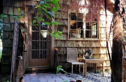 Eatonville Cabina | Tiny Safari themed cabin for 2 with private fire pit & BBQ