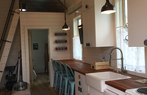 Buena Vista Casa | Tiny Treat en South Main (ahora con AC!)
