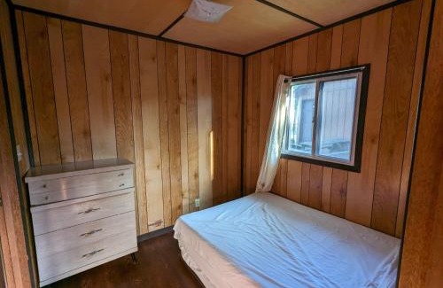 Wasaga Beach Casa | Tiny Wood Cottage 20