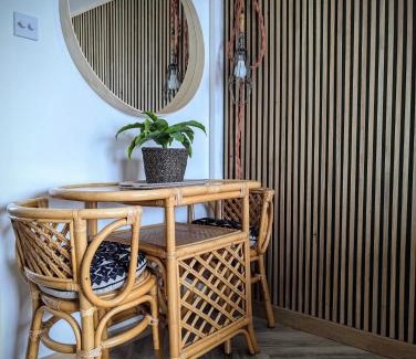 Seafront Chalet De Esquí | TinyTin home on the ocean