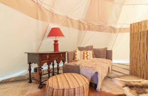 Lembeke Alquiler De RV | Tipi Bo Deluxe