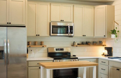 Farmerville Cabina | "Tipi" Cabin is a newly built, elevated rustic home on Lake D'arbonne!