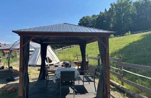 Hartl Chalet De Esquí | Tipi-Glamping am Gut Kunterbunt