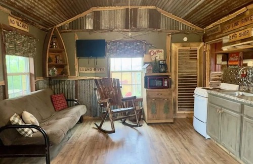 Voca Cabina | Tippy Canoe - Castell Vacation Cabin - Sleeps 4