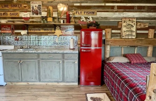 Voca Cabina | Tippy Canoe - Castell Vacation Cabin - Sleeps 4