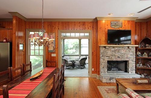 Big Canoe Casa | Tippy Canoe Lodge - Relax by the fireplace or play ping pong and foosball
