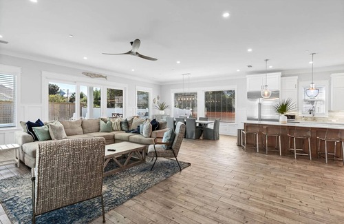 Bid-a-wee Beach Casa | Tipsea Turtle | 1 Block to Gulf + Heated Saltwater Pool | Sleeps 22 | Game Room