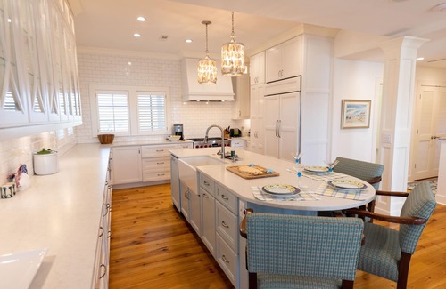 East Beach Casa | Las tres plantas de Ocean's 9 deslumbrantes al lujo frente al mar. 2K / 1Q / 4Tw / SL10