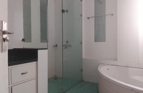 DLF Phase 3 Casa | Tipsyy Inn Suites 020
