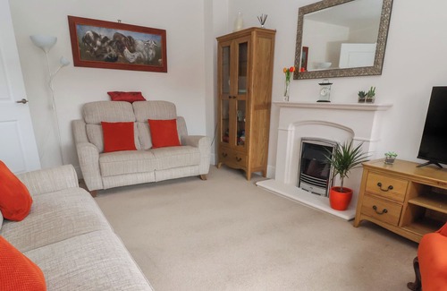 Nantwich Cabaña | TIPTON TOWERS, pet friendly, with a garden in Nantwich