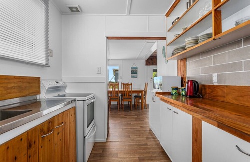 Tirohanga Casa | Tirohanga Beach Escape