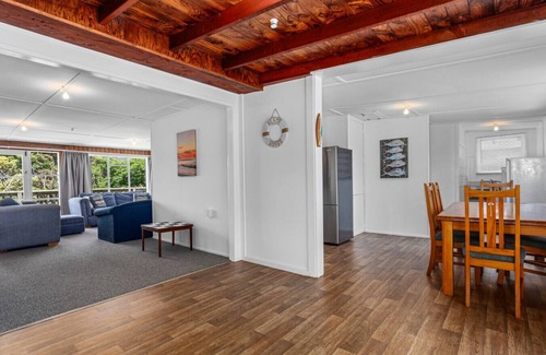 Tirohanga Casa | Tirohanga Beach Escape