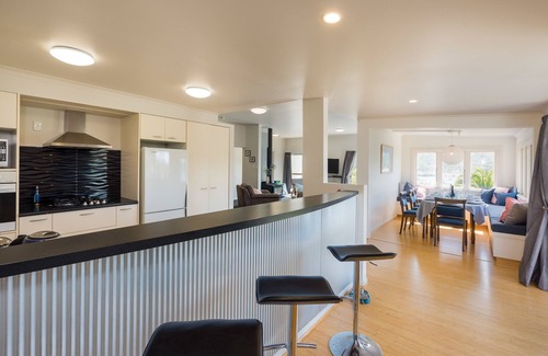 Waikawa Bay Casa | Tirohanga Wai - Waikawa Holiday Home