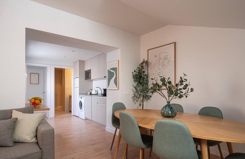 Embajadores Apartamento | Tirso de Molina - Ático de 1 Dormitorio con terraza