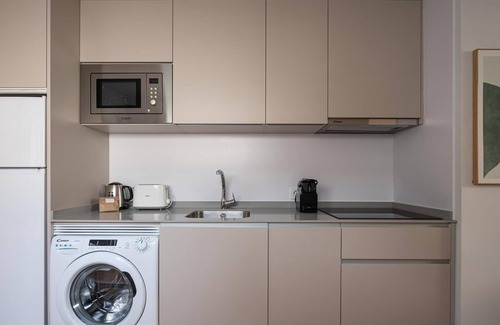 Embajadores Apartamento | Tirso de Molina - Ático de 1 Dormitorio con terraza